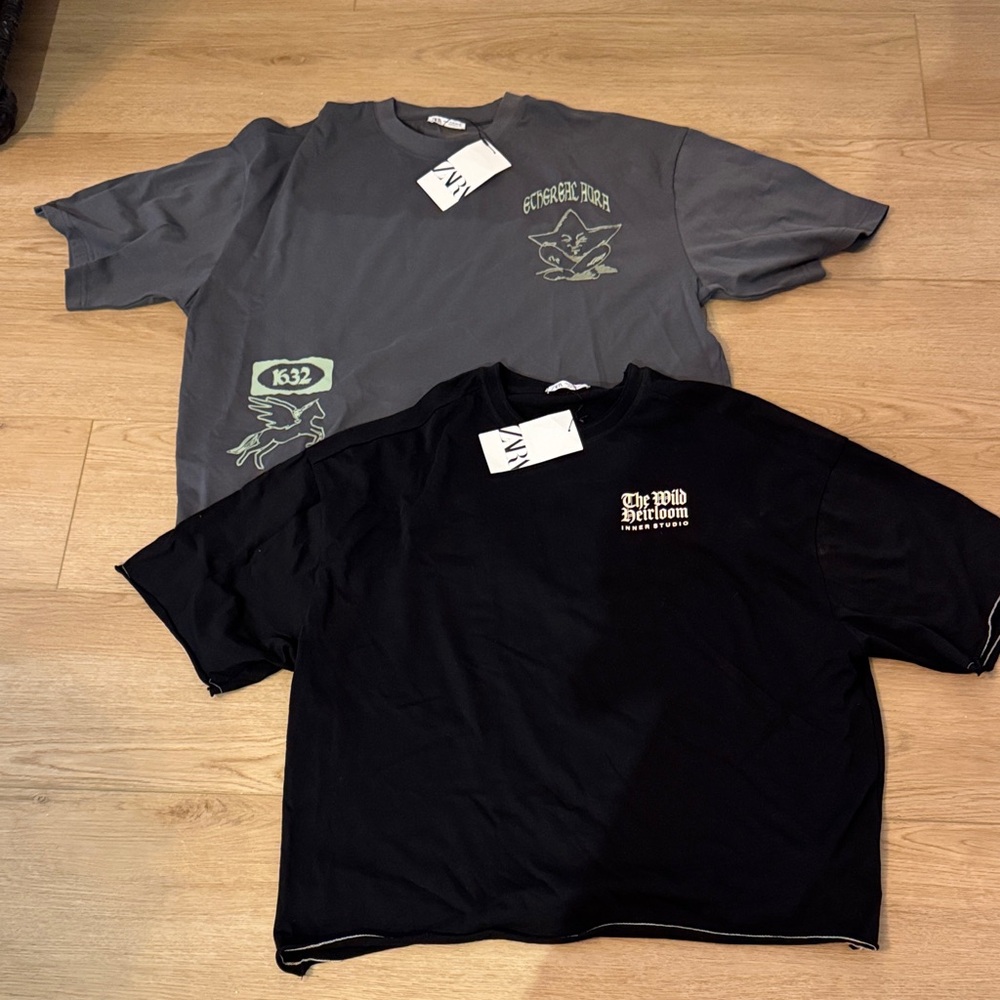 Zara Oversized Gray and Black Graphic T-Shirts